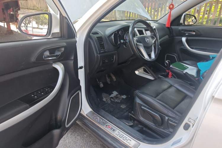 Used CHANGAN CS35 2016 1.6L Manual Luxury Model China IV Standard Driver Seat