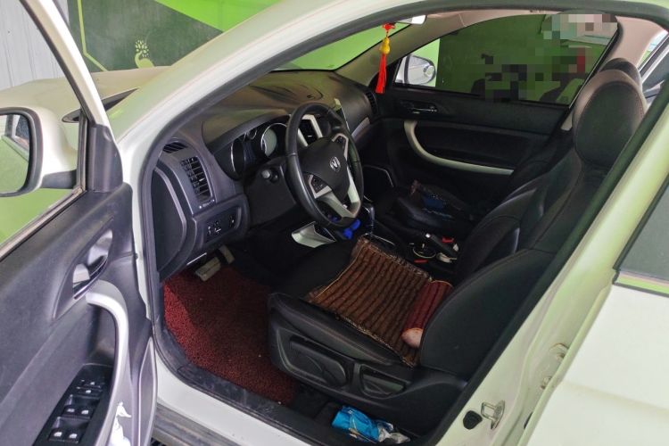 Used CHANGAN CS35 2016 1.6L Automatic Luxury Model China IV Standard Driver Seat
