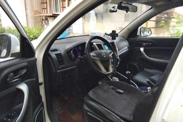 Used CHANGAN CS35 2016 1.6L Manual Luxury Model China IV Driver Seat