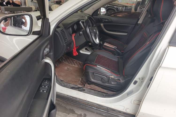 Used CHANGAN CS35 2016 1.6L Manual Luxury Model China V Standard Driver Seat