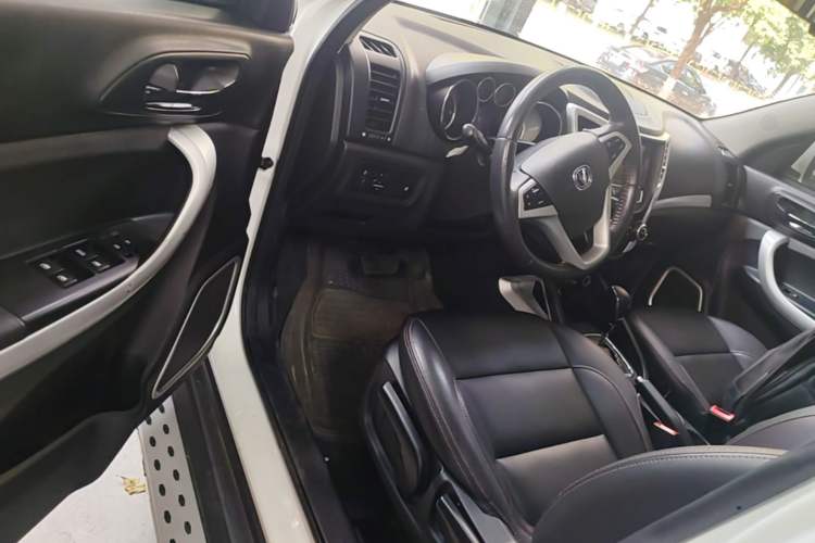 Used CHANGAN CS35 2016 1.6L Automatic Luxury Model China V Standard Driver Seat