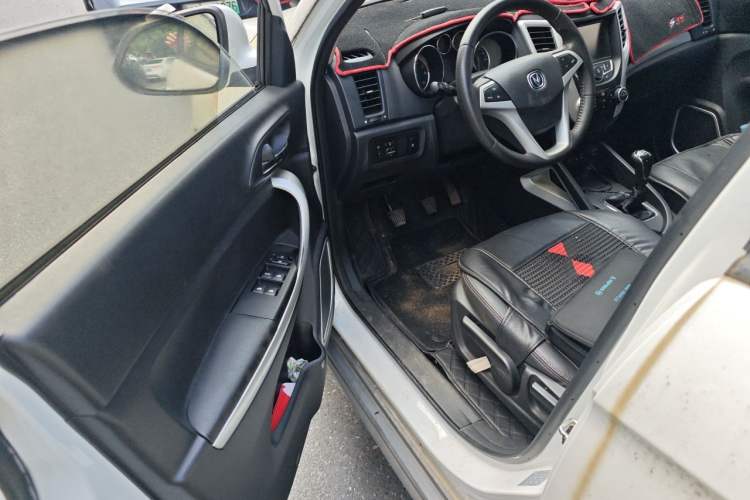 Used CHANGAN CS35 2016 1.6L Manual Luxury Model China IV Standard Driver Seat