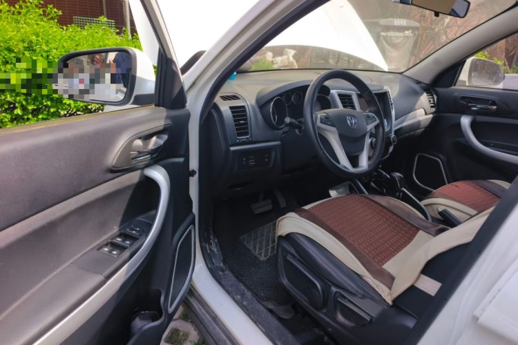 Used CHANGAN CS35 2016 1.6L Automatic Luxury Model China IV Standard Driver Seat