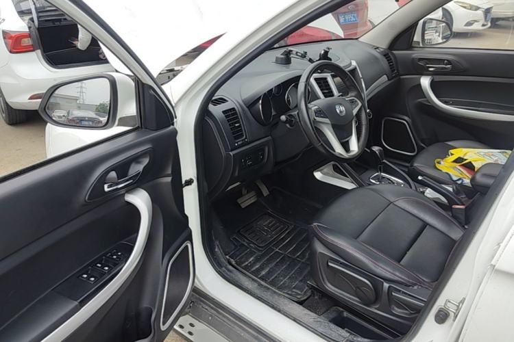 Used CHANGAN CS35 2016 1.6L Automatic Luxury Model China V Standard Driver Seat