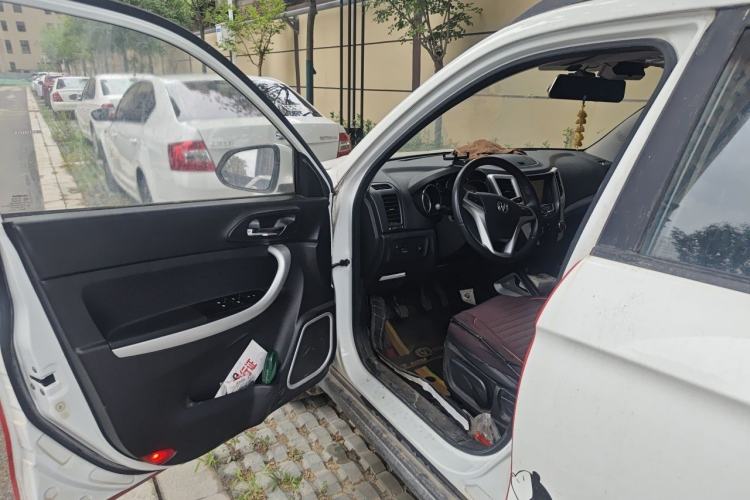 Used CHANGAN CS35 2016 1.6L Manual Luxury Model China IV Standard Driver Seat
