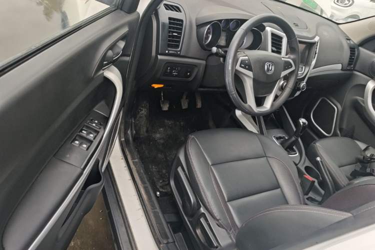 Used CHANGAN CS35 2016 1.6L Manual Luxury Model China V Standard Driver Seat