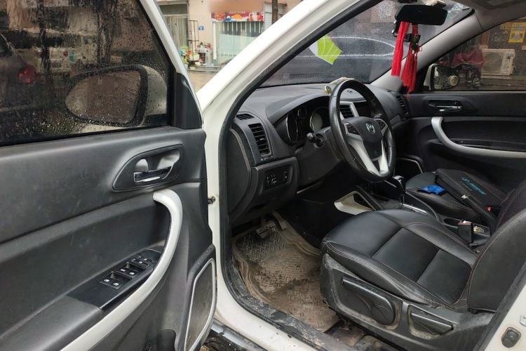 Used CHANGAN CS35 2016 1.6L Automatic Luxury Model China V Standard Driver Seat