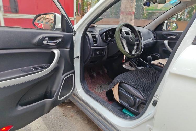Used CHANGAN CS35 2016 1.6L Manual Luxury Model China V Standard Driver Seat