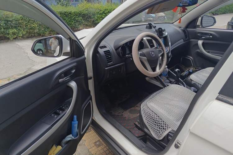 Used CHANGAN CS35 2016 1.6L Manual Luxury Model China V Standard Driver Seat