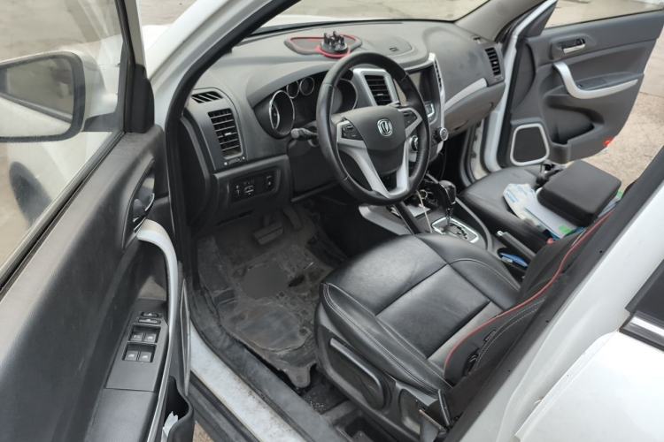 Used CHANGAN CS35 2016 1.6L Automatic Luxury Model China IV Standard Driver Seat