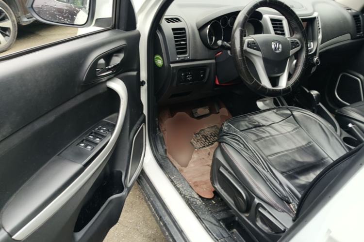 Used CHANGAN CS35 2016 1.6L Automatic Luxury Model China IV Standard Driver Seat