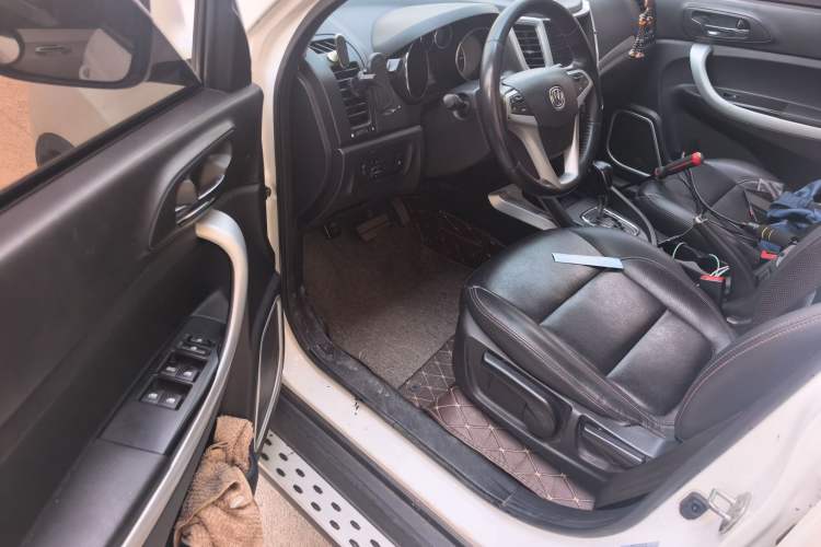 Used CHANGAN CS35 2016 1.6L Automatic Luxury Model China V Standard Driver Seat