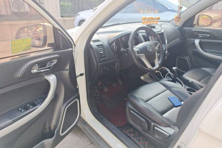 Used CHANGAN CS35 2016 1.6L Manual Luxury Model China V Standard Driver Seat