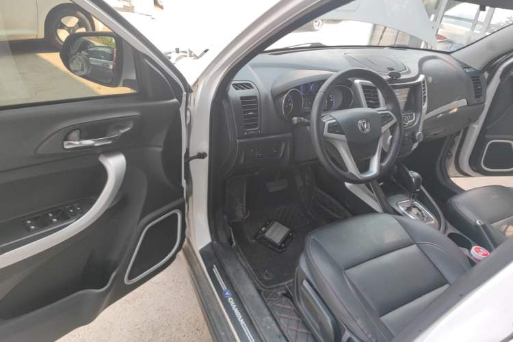 Used CHANGAN CS35 2016 1.6L Automatic Luxury Model China V Standard Driver Seat