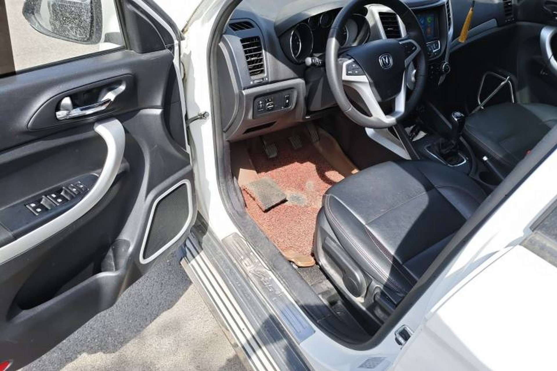 Used CHANGAN CS35 2016 1.6L Manual Luxury Model China V Standard Driver Seat