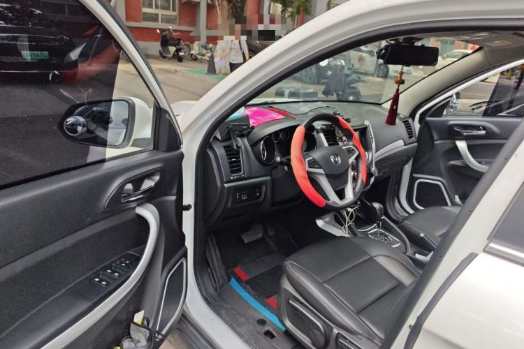 Used CHANGAN CS35 2016 1.6L Automatic Luxury Model China IV Standard Driver Seat