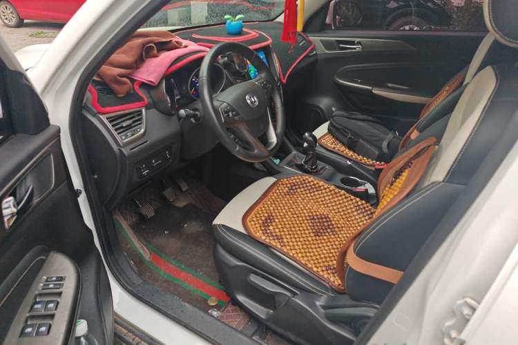 Used CHANGAN CS35 2016 1.6L Manual Luxury Model China IV Standard Driver Seat