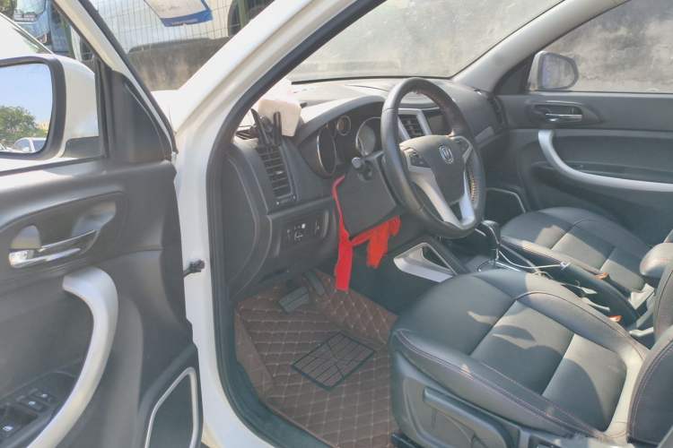 Used CHANGAN CS35 2016 1.6L Automatic Luxury Model China IV Standard Driver Seat