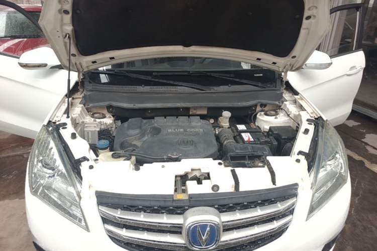 Used CHANGAN CS35 2016 1.6L Automatic Luxury Model China IV Standard Engine Bay