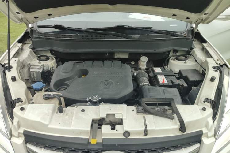 Used CHANGAN CS35 2016 1.6L Automatic Luxury Model China V Standard Engine Bay