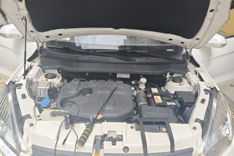 Used CHANGAN CS35 2016 1.6L Manual Luxury Model China IV Standard Engine Bay