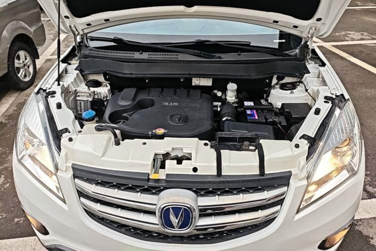Used CHANGAN CS35 2016 1.6L Automatic Luxury Model China IV Standard Engine Bay