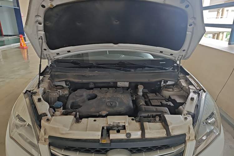 Used CHANGAN CS35 2016 1.6L Manual Luxury Model China IV Standard Engine Bay