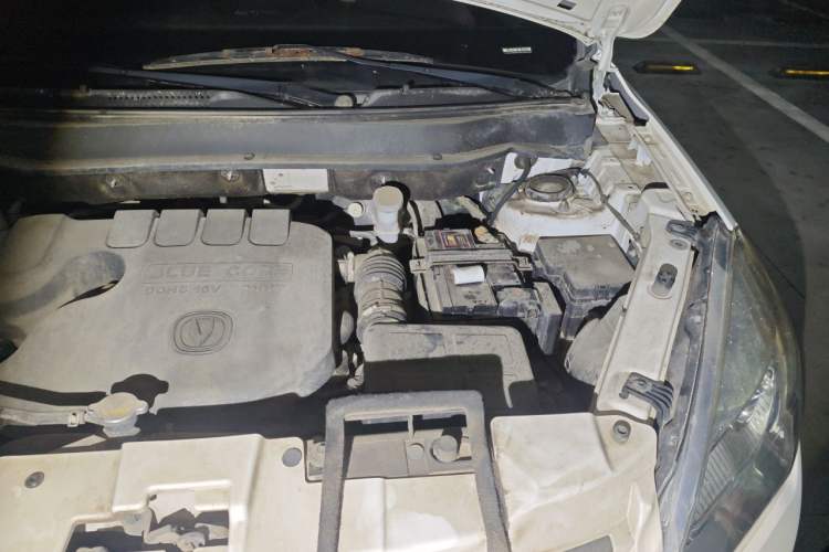 Used CHANGAN CS35 2016 1.6L Automatic Luxury Model China V Standard Engine Bay Left