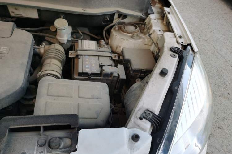 Used CHANGAN CS35 2016 1.6L Manual Luxury Model China IV Standard Engine Bay Left