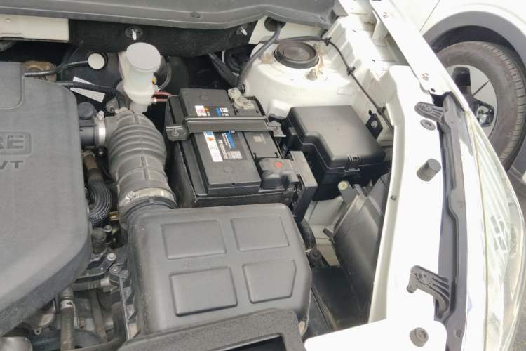 Used CHANGAN CS35 2016 1.6L Automatic Luxury Model China IV Standard Engine Bay Left
