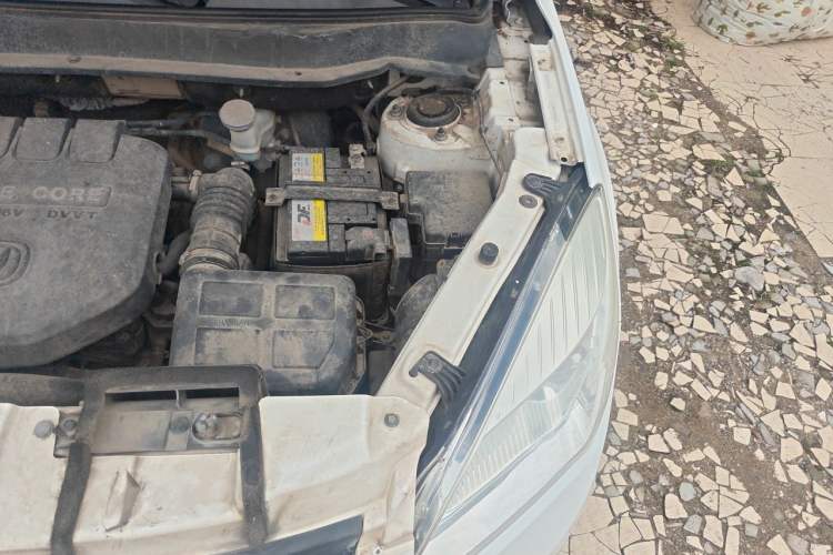 Used CHANGAN CS35 2016 1.6L Automatic Luxury Model China IV Standard Engine Bay Left