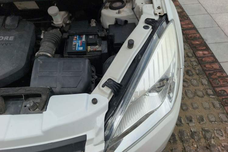 Used CHANGAN CS35 2016 1.6L Automatic Luxury Model China V Standard Engine Bay Left
