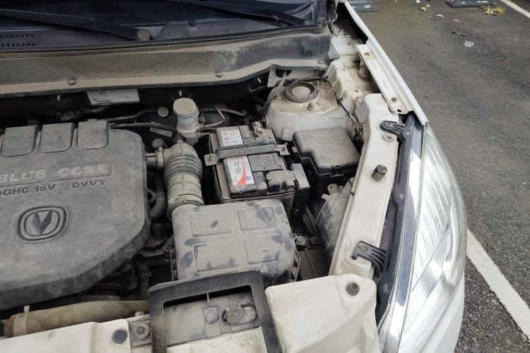 Used CHANGAN CS35 2016 1.6L Manual Luxury Model China V Standard Engine Bay Left
