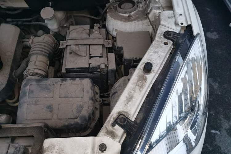 Used CHANGAN CS35 2016 1.6L Manual Luxury Model China IV Standard Engine Bay Left