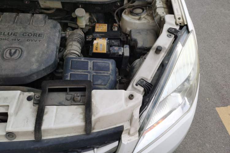 Used CHANGAN CS35 2016 1.6L Automatic Luxury Model China V Standard Engine Bay Left