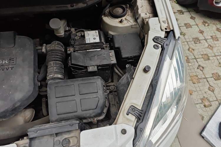 Used CHANGAN CS35 2016 1.6L Manual Luxury Model China IV Engine Bay Left