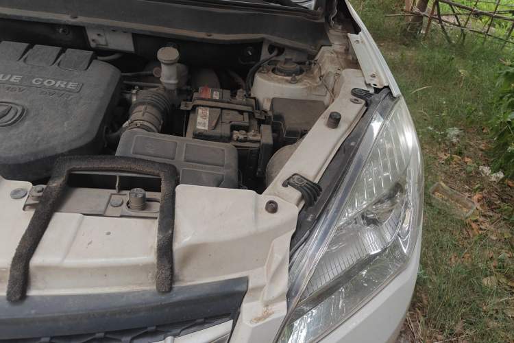 Used CHANGAN CS35 2016 1.6L Automatic Luxury Model China IV Standard Engine Bay Left