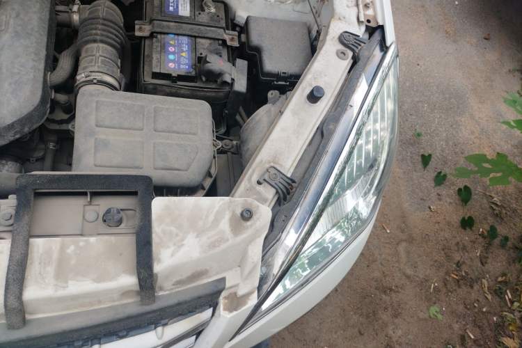 Used CHANGAN CS35 2016 1.6L Manual Luxury Model China IV Standard Engine Bay Left