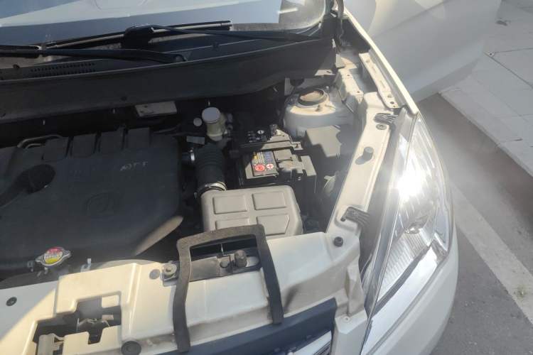 Used CHANGAN CS35 2016 1.6L Automatic Luxury Model China IV Standard Engine Bay Left