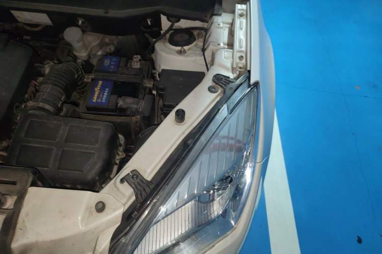 Used CHANGAN CS35 2016 1.6L Automatic Luxury Model China IV Standard Engine Bay Left