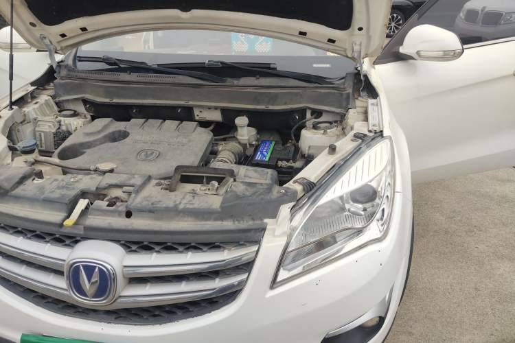 Used CHANGAN CS35 2016 1.6L Automatic Luxury Model China V Standard Engine Bay Left