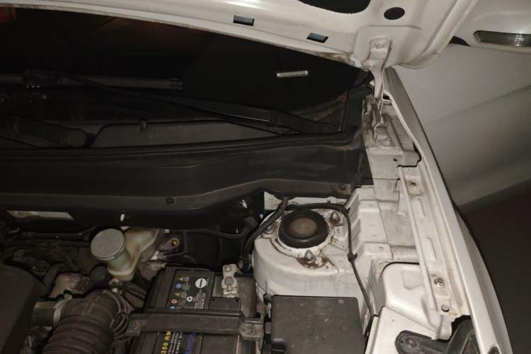 Used CHANGAN CS35 2016 1.6L Manual Luxury Model China V Standard Engine Bay Left