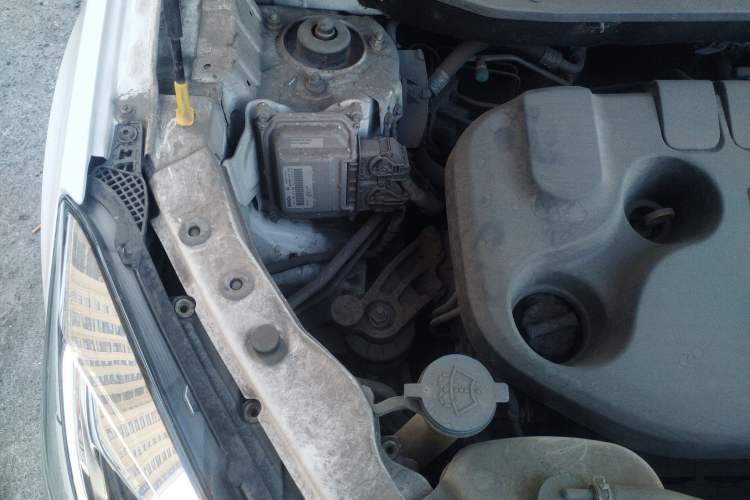 Used CHANGAN CS35 2016 1.6L Automatic Luxury Model China IV Standard Engine Bay Right