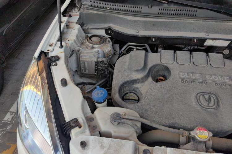 Used CHANGAN CS35 2016 1.6L Automatic Luxury Model China V Standard Engine Bay Right