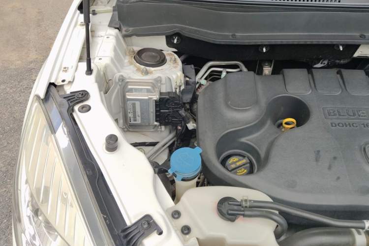 Used CHANGAN CS35 2016 1.6L Automatic Luxury Model China IV Standard Engine Bay Right
