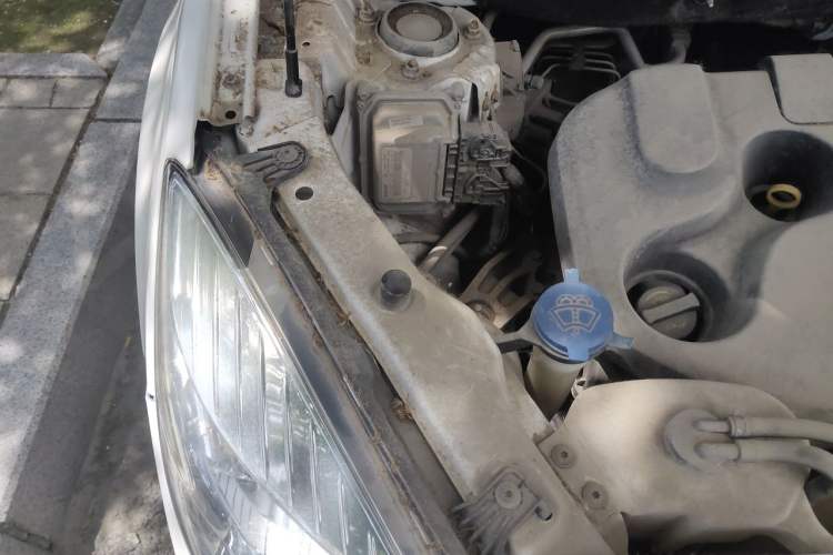 Used CHANGAN CS35 2016 1.6L Automatic Luxury Model China V Standard Engine Bay Right