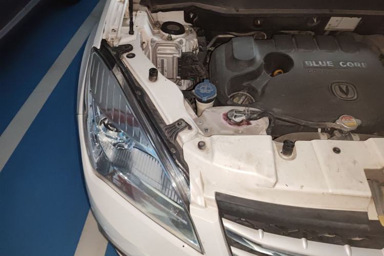Used CHANGAN CS35 2016 1.6L Automatic Luxury Model China IV Standard Engine Bay Right