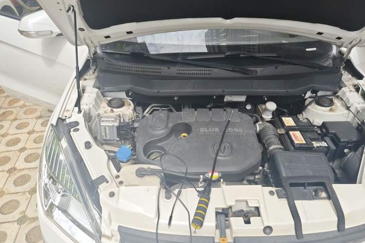 Used CHANGAN CS35 2016 1.6L Manual Luxury Model China IV Standard Engine Bay Right