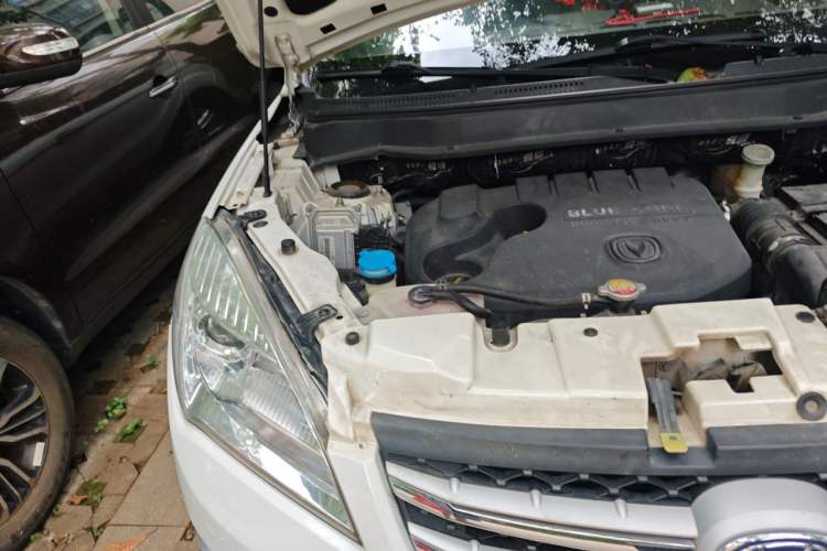 Used CHANGAN CS35 2016 1.6L Automatic Luxury Model China IV Standard Engine Bay Right