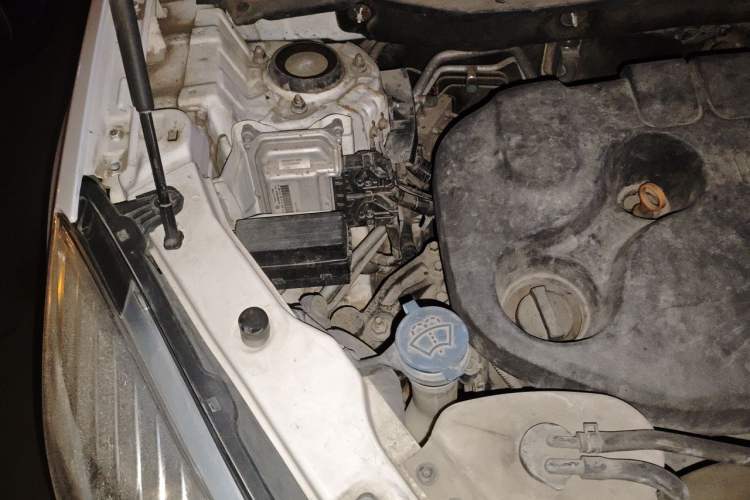 Used CHANGAN CS35 2016 1.6L Automatic Prestige Model China IV Standard Engine Bay Right